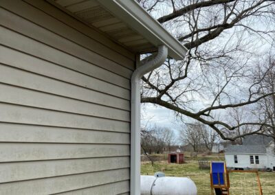 leaf guard seamless gutters on modular home